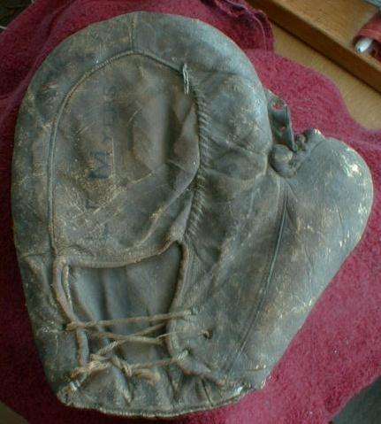 c. 1890's Hook & Eye Base Mitt Back